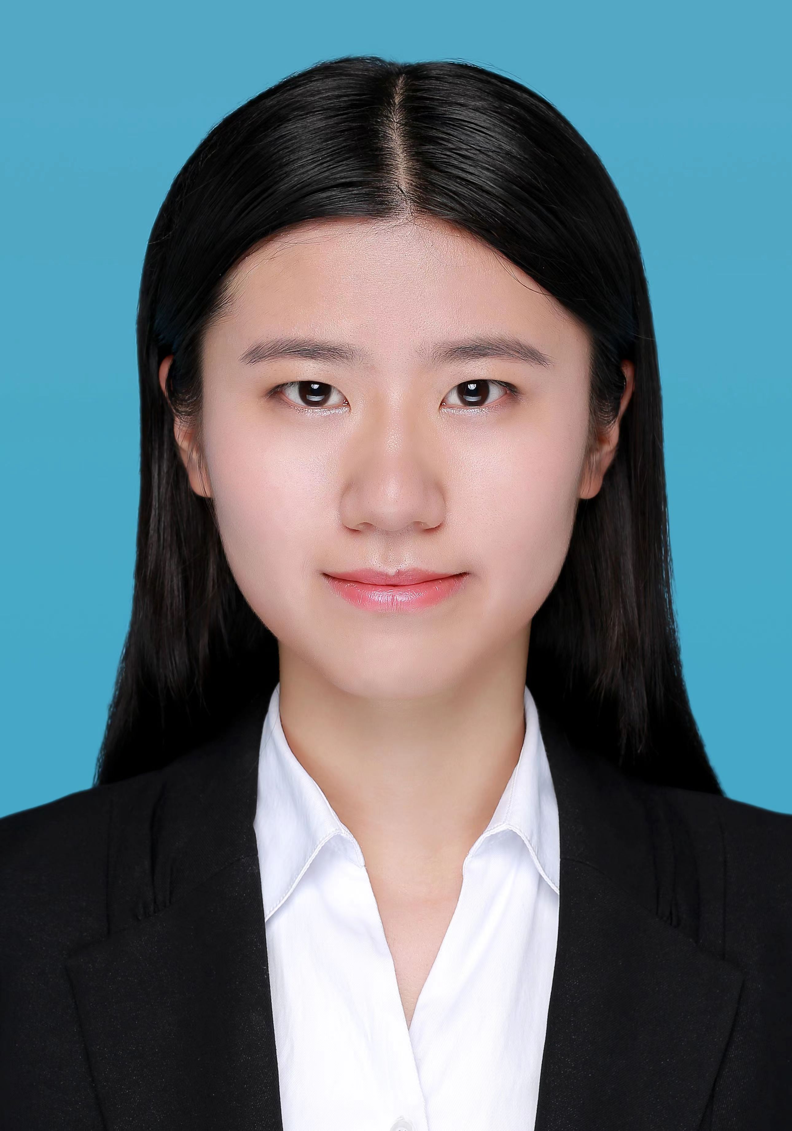 虞曼琦证件照.jpg